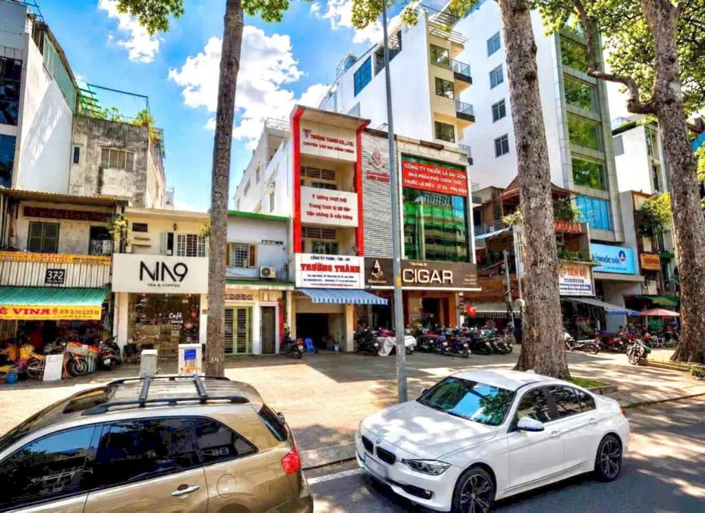 Mở quán tại BÁN NHÀ MẶT TIỀN TRUNG TÂM
