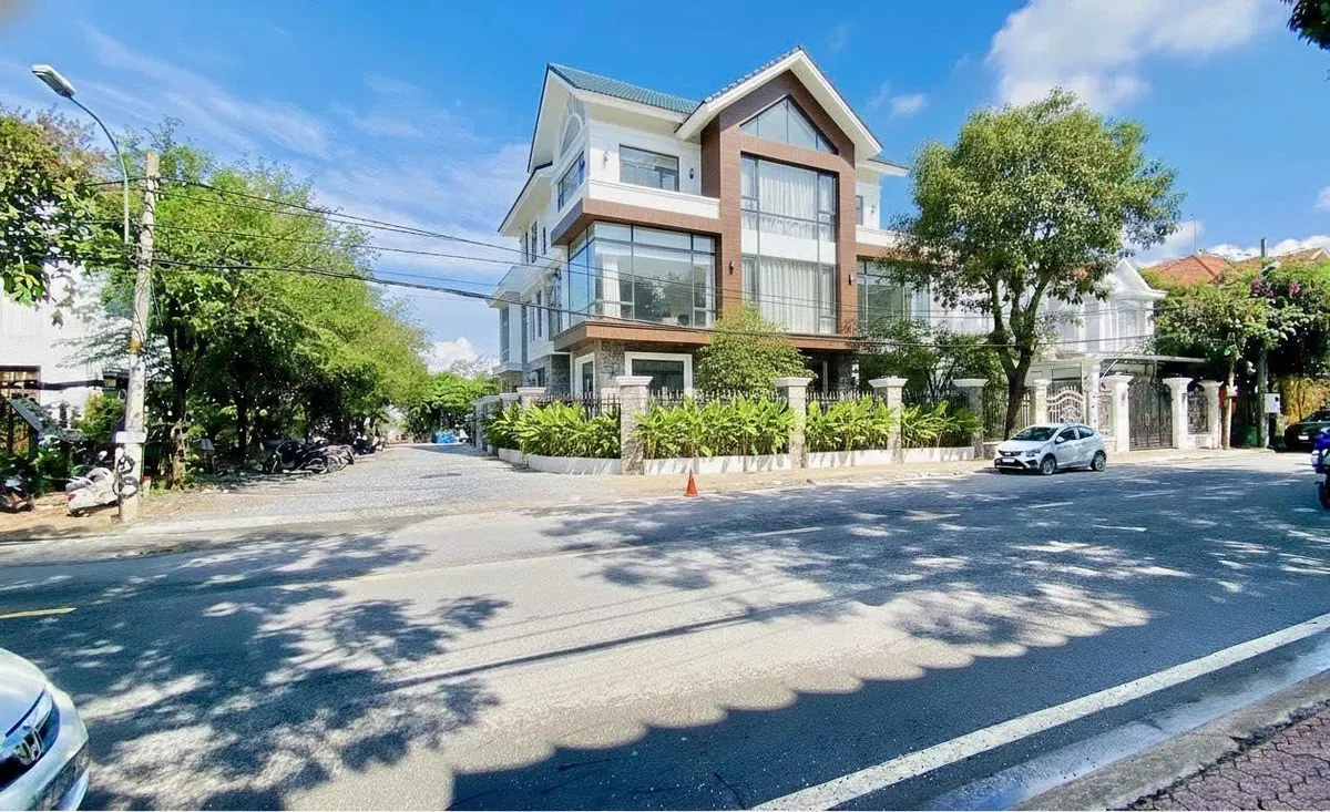 Thao Dien villa for sale with river view - currently rented at $14k/month