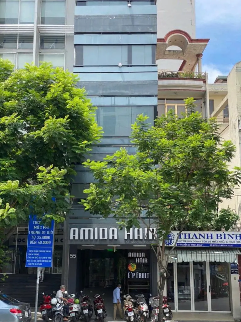🔥 胡志明市第一区：每月9000万越盾租金 - 2024年投资回报率与风险分析