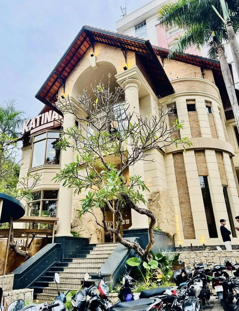 Villa Pháp cổ Q3: So sánh 2MT Võ Thị Sáu & Trần Quốc Thảo - Đánh giá ROI 600tr/m2