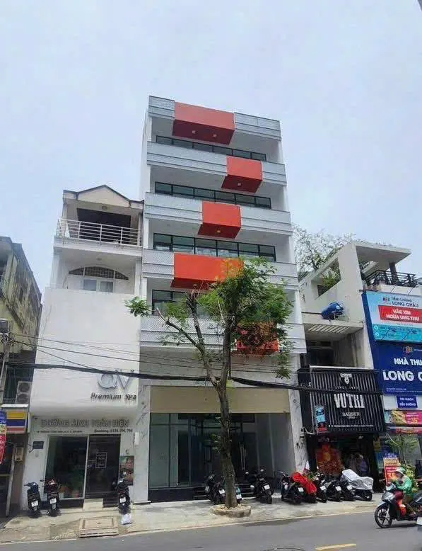 Bán tòa nhà mặt tiền Trường Công Định, Quận Tân Bình - Vị trí đắc địa