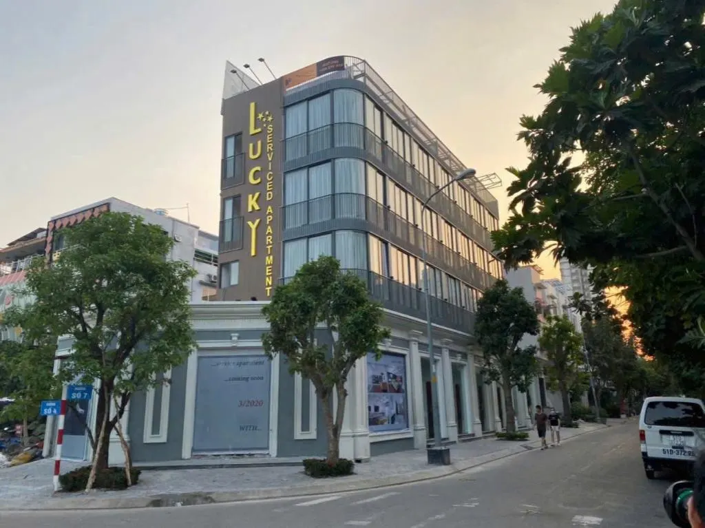 Bán Tòa CHDV Góc 2 Mặt Tiền Quận 7 - Vị Trí Đắc Địa