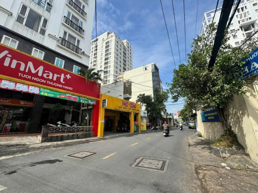 Bán Tòa Nhà Mặt Tiền Quận Phú Nhuận - Khai Thác Hơn 400 Triệu/Tháng