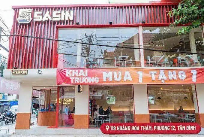 出售：位于新平区黄花探街的临街房屋 - 两条街角