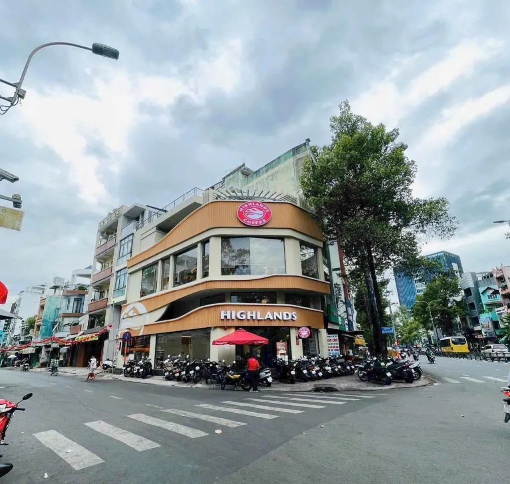 For Sale: Corner House on 3/2 Street, District 1 - Prime Location