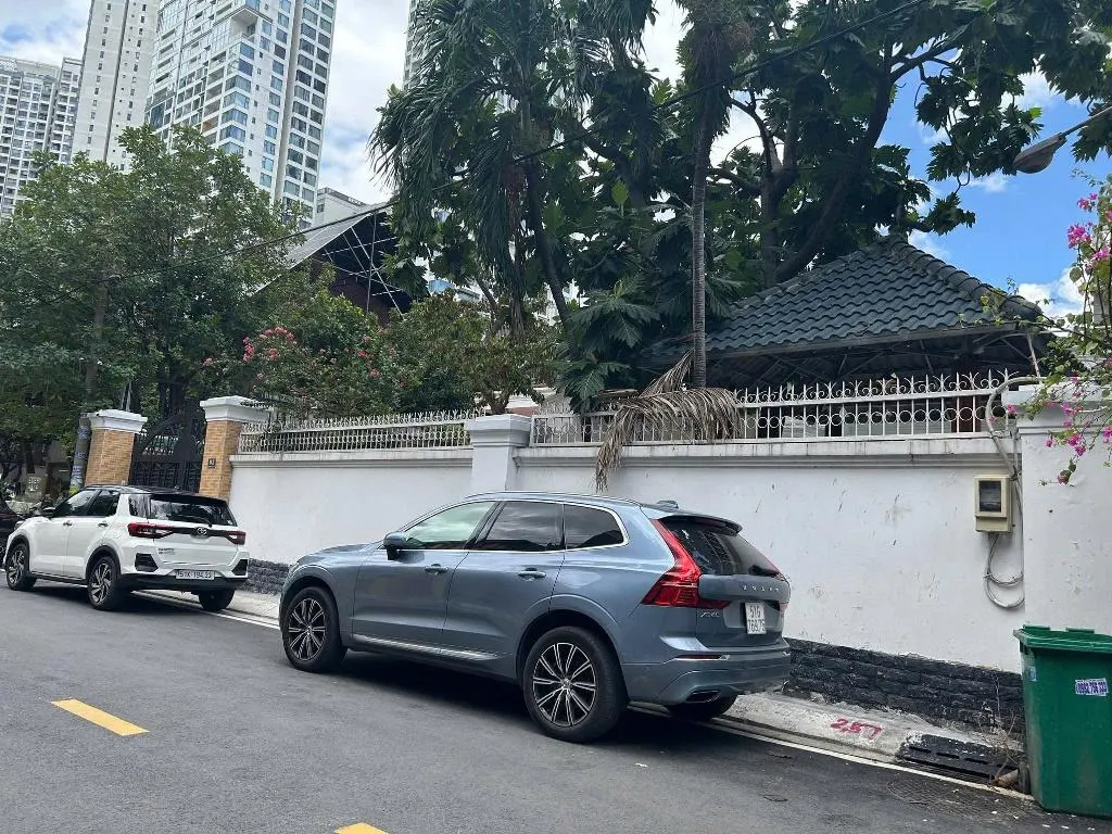 For Sale: Frontage Villa in Thao Dien, District 2 - 2 Basement & 12 Floors Construction Permit