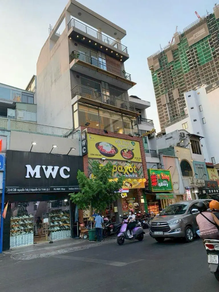 Bán Nhà Mặt Tiền Nguyễn Trãi, Quận 1 - Vị Trí Đắc Địa
