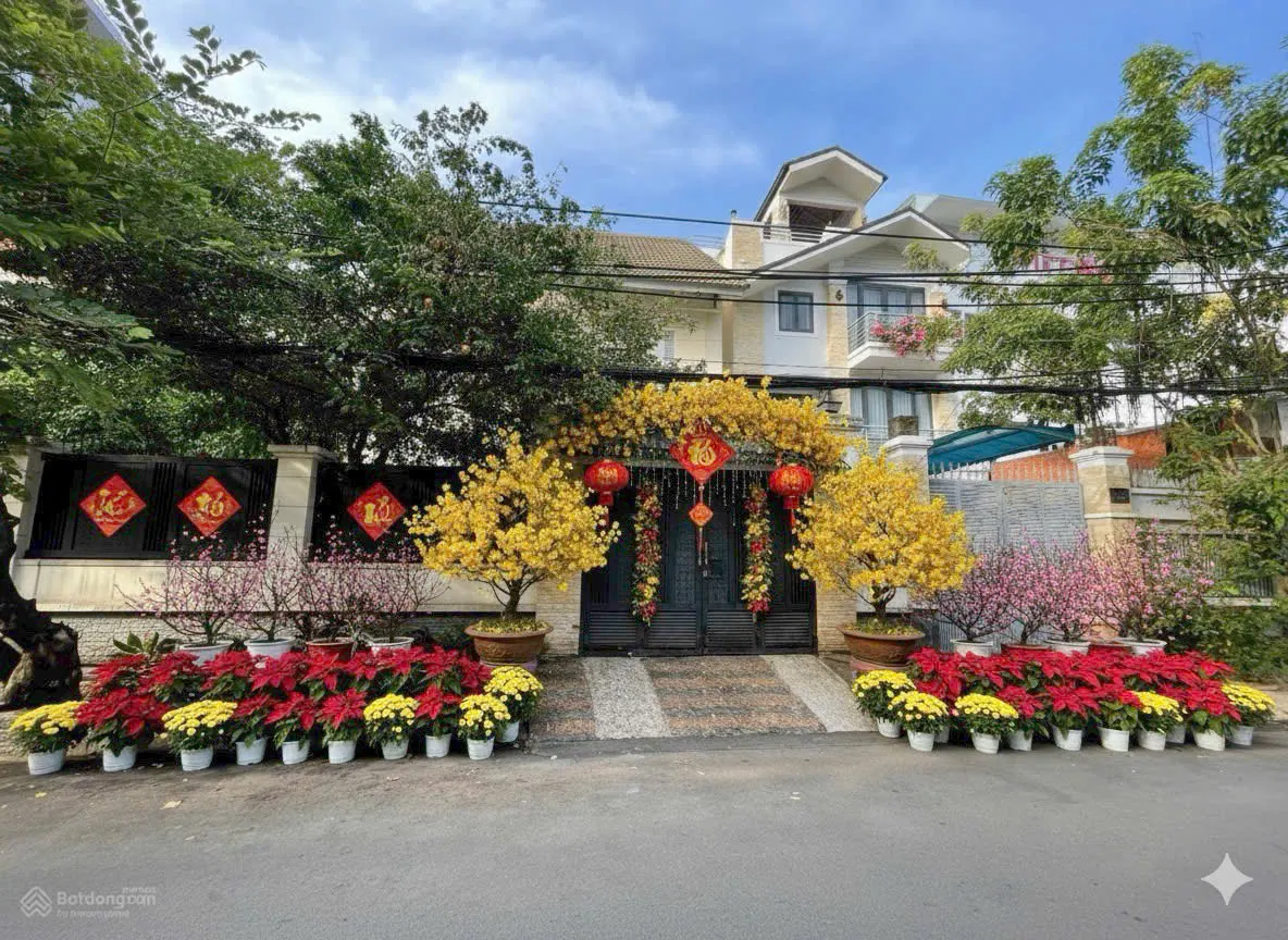 For Sale: Thao Dien Villa, 2 Frontages - Prime Location