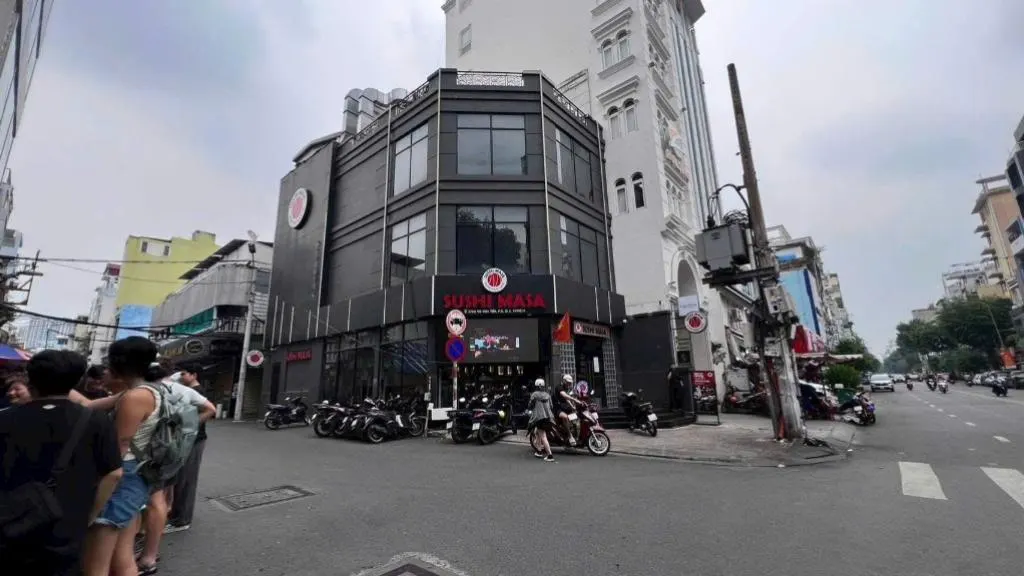 Shophouse Quận 3 góc 2 mặt tiền Võ Văn Tần: bán và cho thuê