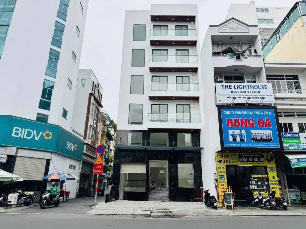 Bán Tòa Nhà Góc 2 Mặt Tiền Nguyễn Bỉnh Khiêm, Quận 1 - Vị Trí Đắc Địa