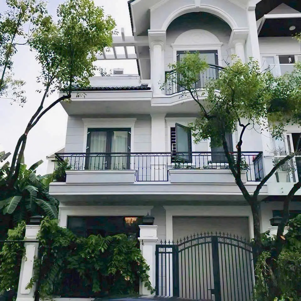 Urgent Sale: Sadeco Villa in District 7 - River View, Near RMIT