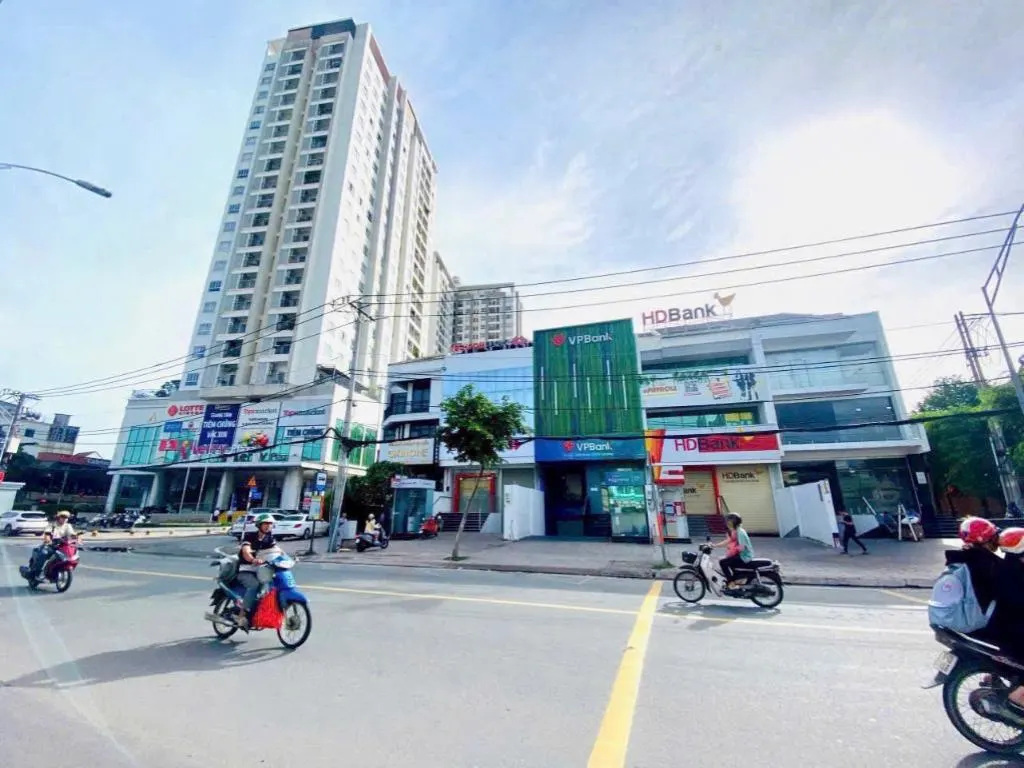 Bán nhà Đặng Văn Bi, Thủ Đức: mặt tiền 8m x 34m, giá 45 tỷ