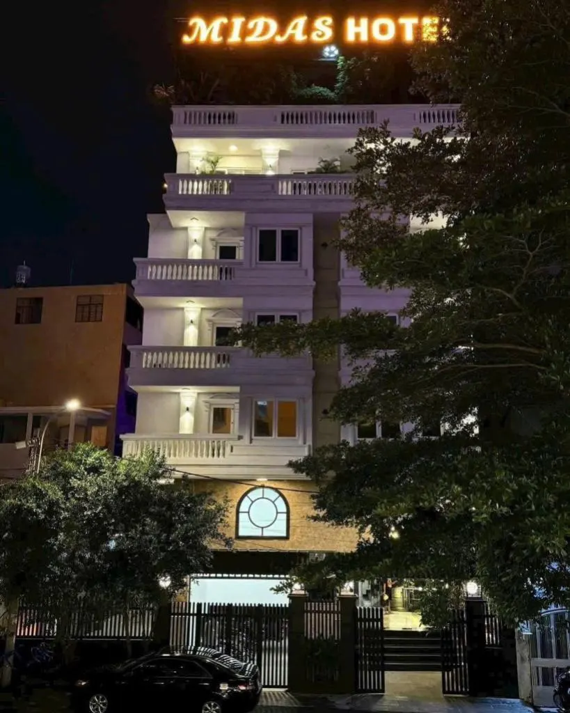 For Sale: Hotel - Office Building with 2 Frontages on Nguyen Van Troi, Phu Nhuan District