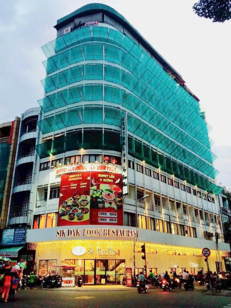 Bán tòa nhà góc 2 mặt tiền Trần Hưng Đạo, Quận 5 - Vị trí VIP