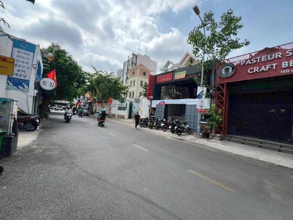 Bán Nhà Mặt Tiền Xuân Thủy, Quận 2 - Vị Trí Đắc Địa