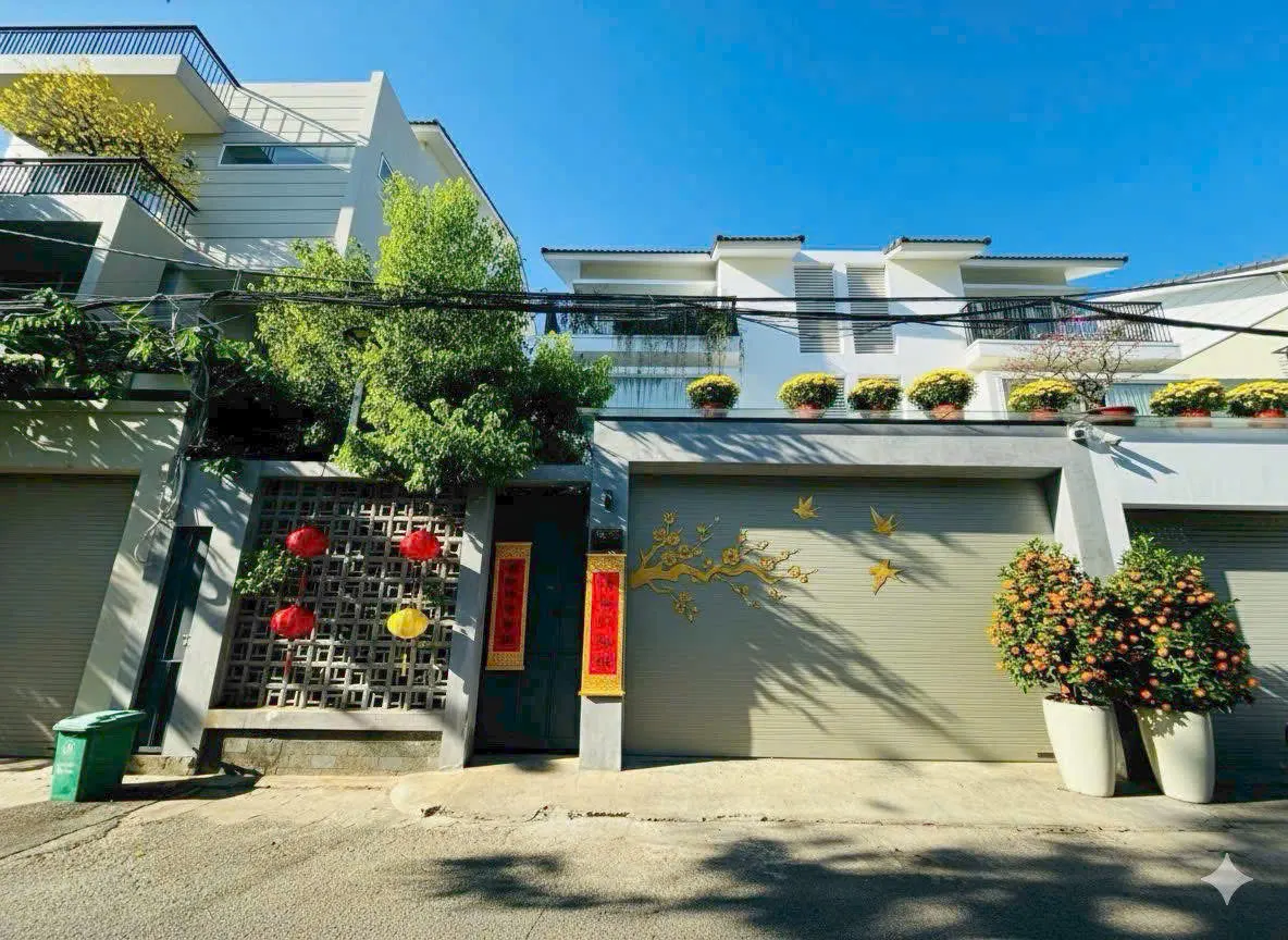 For Sale: Luxury Garden Villa in Tran Nao Compound, Thu Duc - Prestige