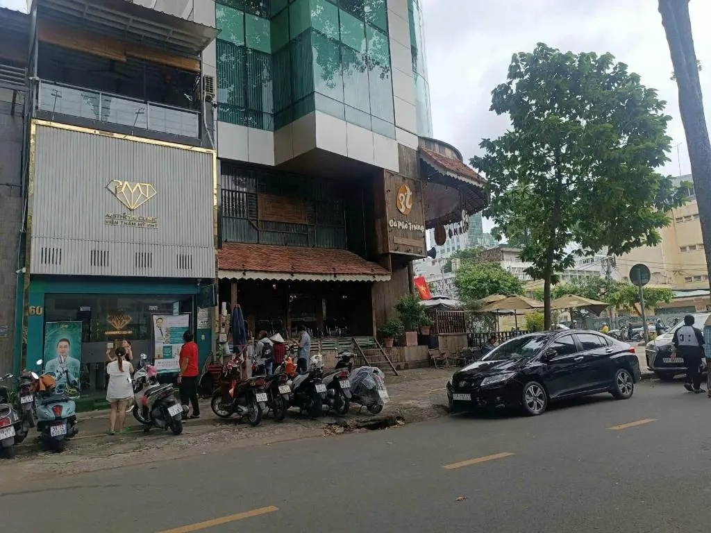 Bán nhà góc 2 mặt tiền Sương Nguyệt Ánh, Quận 1 - Vị trí đắc địa