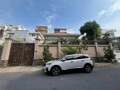 Beautiful 21,000 sq ft Villa in Da Nang, Phu Tho, Vietnam