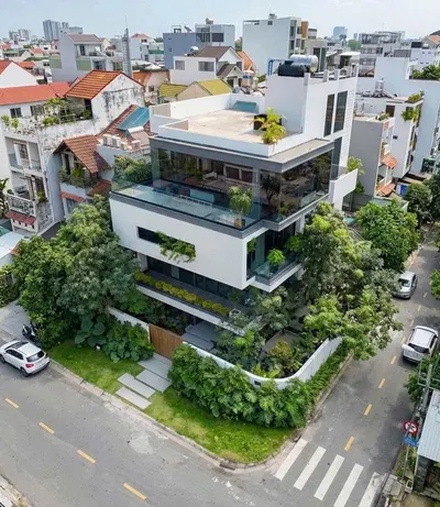急售:胡志明市2区两面店 - 月租金3亿盾,投资价值?