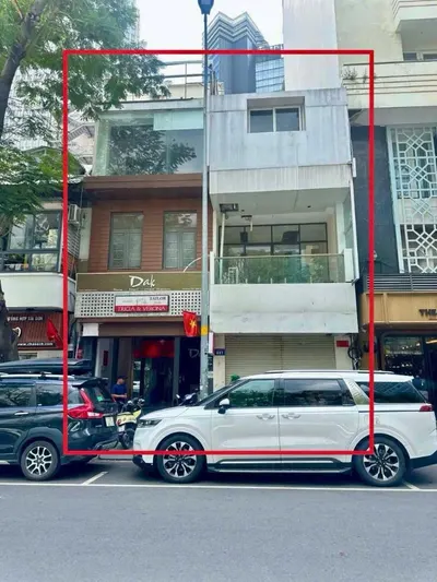 340 Billion Dong Du, District 1: Hotel Investment Analysis - Expected ROI & Risks