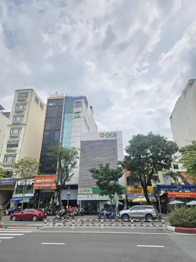 For Sale: Hoang Dieu Building, District 4 - 7.8% ROI Analysis & Market Risks