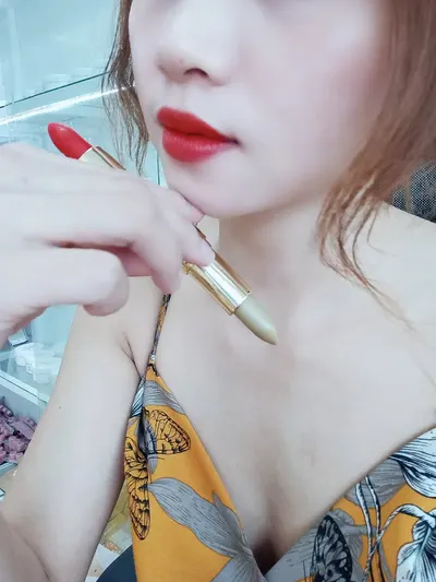 Plump Lips, Peace of Mind for Baby - Why I Chose Lead-Free Lipstick After Birth!