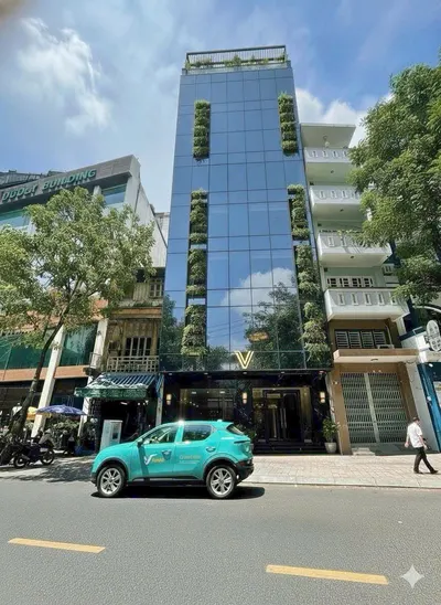 Comparing Investment in 2 Buildings in Q1 and Q3: Profit and Potential