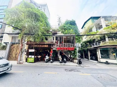 Phu Nhuan, 10 mins to TSN: Cash Flow Analysis of a 2-Frontage Corner Property