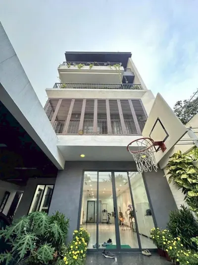 An Phu, District 2 - A family home, and why we're looking for a new one