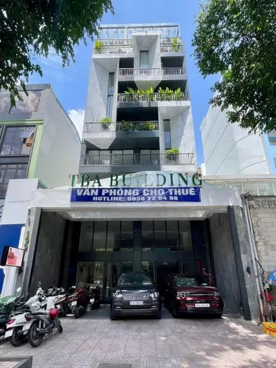 HCMC Office Buildings: Comparing 6% ROI vs 300M VND/month - Which is the Optimal Choice?