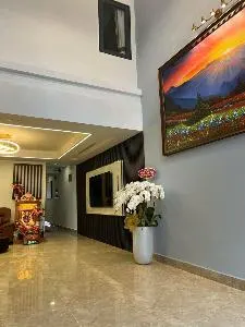 Tran Nao Hotel, D2: Cash Flow Analysis - Investment or Risk?