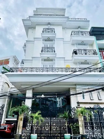 District 3, 7-story Apartment, 150M/month: ROI & Risk Analysis