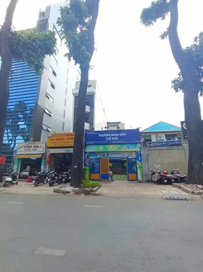 District 3 Frontage Houses for Sale: Comparing 2 Options - Cash Flow & ROI 2024
