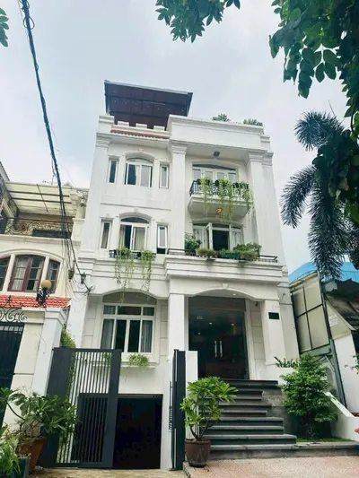 For Sale: Thao Dien Apartment - 6.8% Annual Cash Flow - Detailed Analysis & Risks