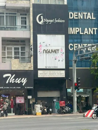 For Rent: Nguyen Huu Canh Street House, Binh Thanh District - Prime Location