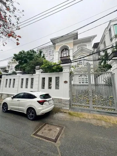 For Sale: Luxury Villa in Thao Dien - Pool, 5 Bedrooms