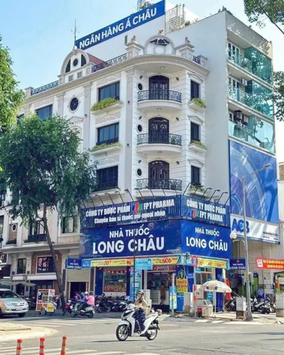 For Sale: Corner House on Tran Hung Dao, District 5 - Prime Location