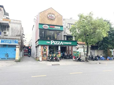 For Sale: Corner House on Hoang Hoa Tham, Binh Thanh - Prime Location