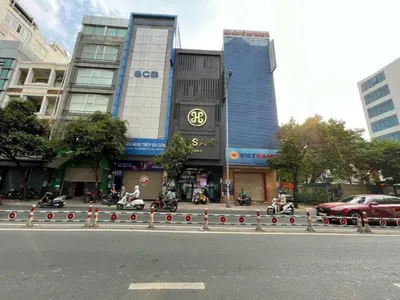 For Sale: Frontage House on Khánh Hội Street, District 4 - Prime Location